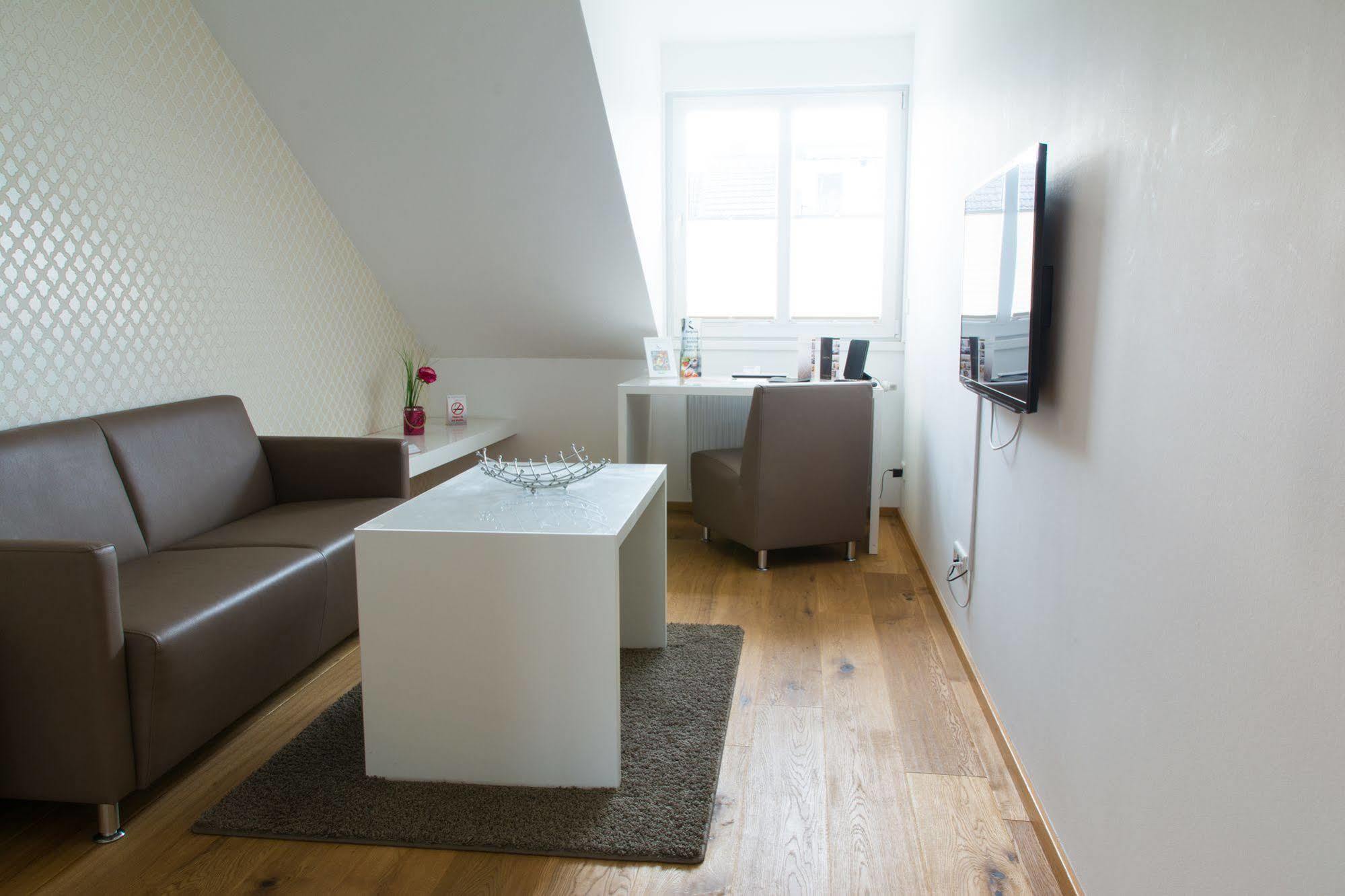 Helvetia Suites Düsseldorf Exterior foto