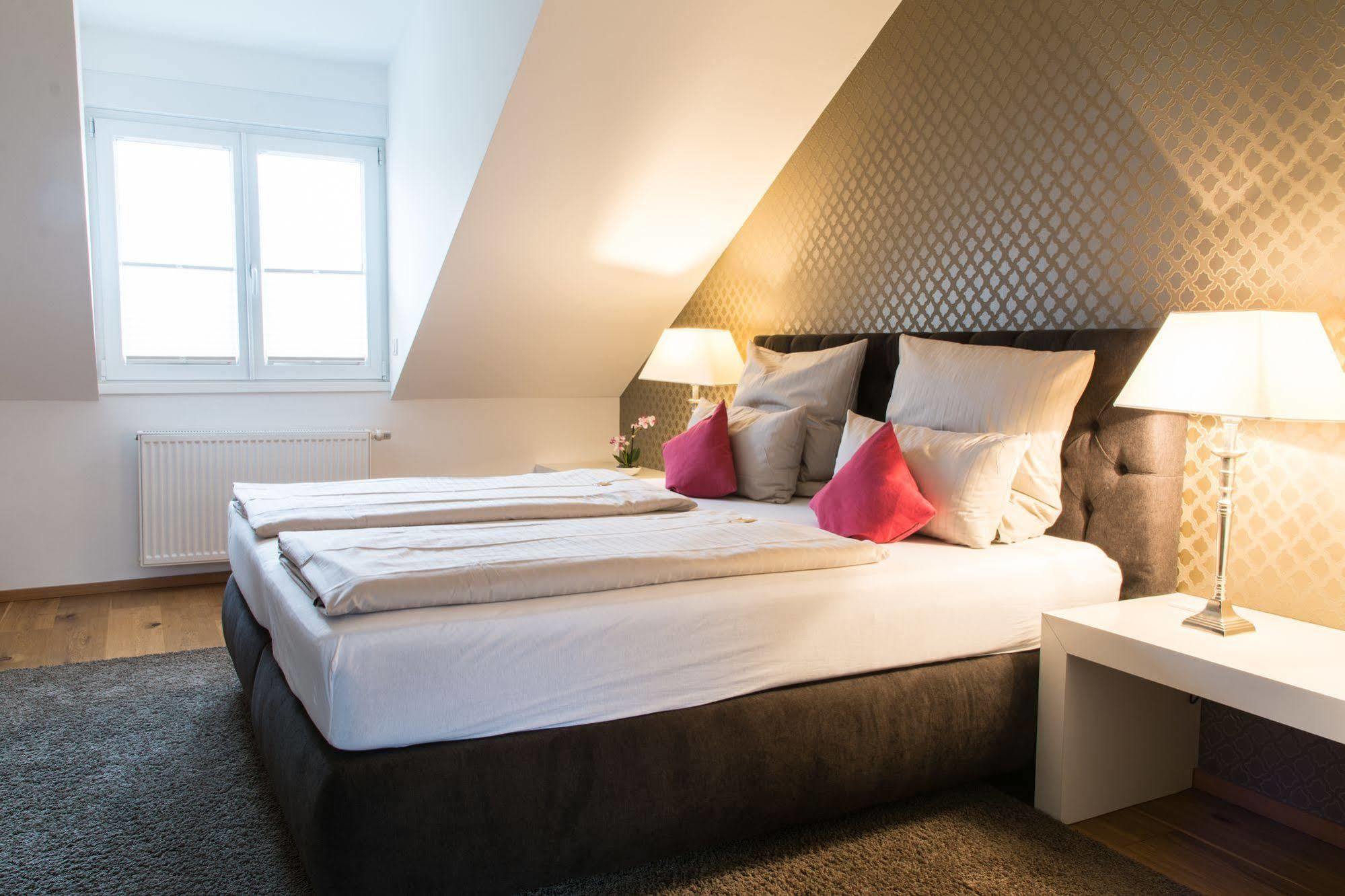 Helvetia Suites Düsseldorf Exterior foto